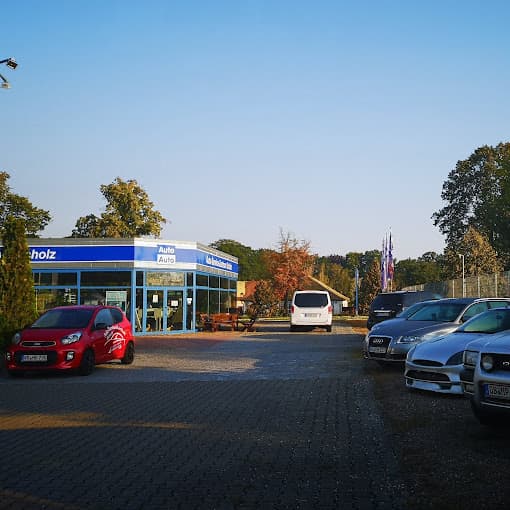 Hof und Werkstattgebäude des Auto Service Zentrum Scholz